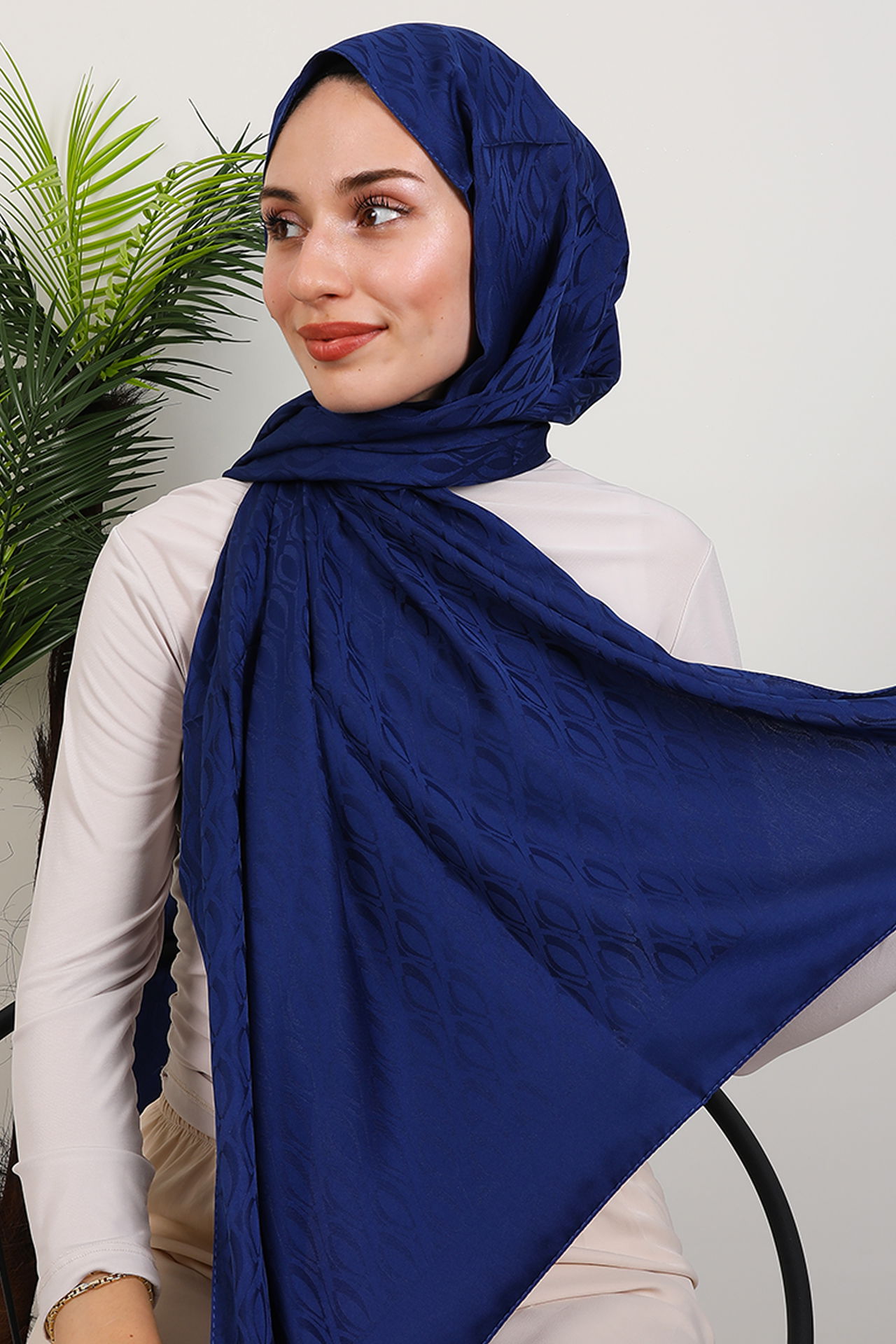 Alvina Oval Desen Şal Lacivert 