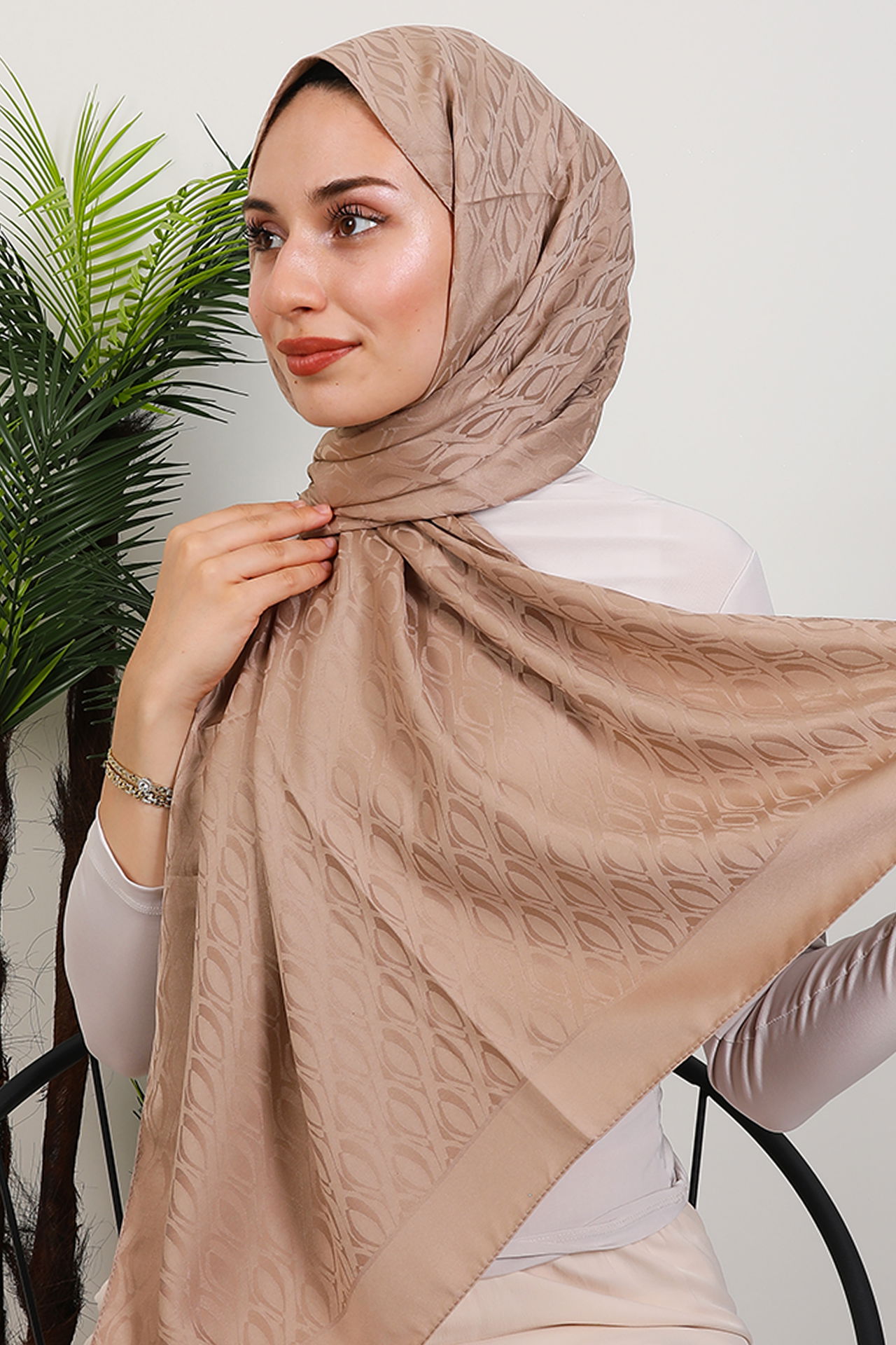 Alvina Oval Desen Şal Vizon 