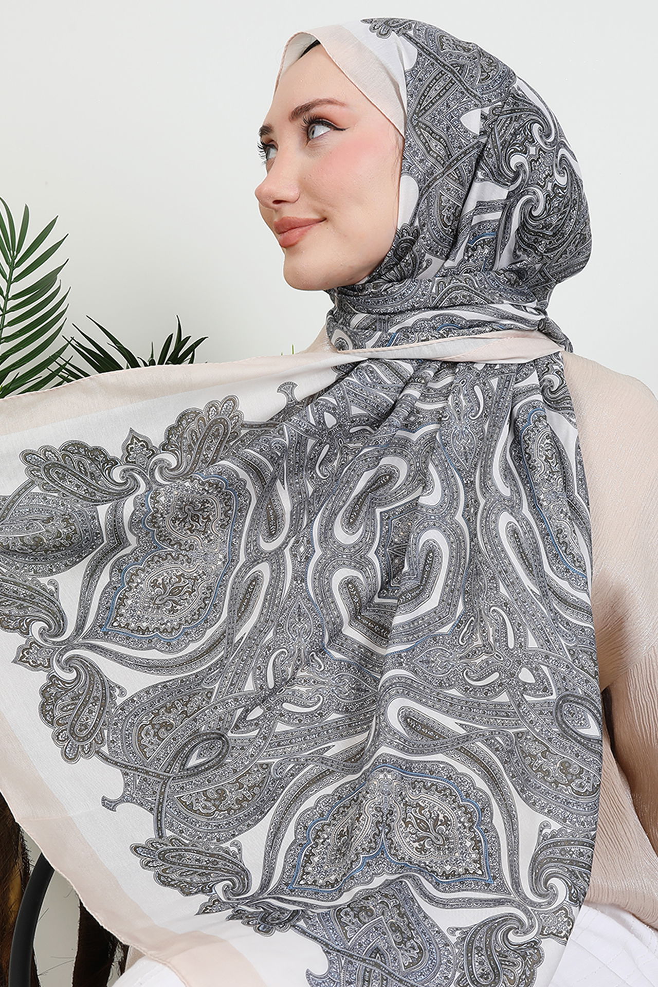 GİYZAMİLA - Desenli Dijital Şal Nude